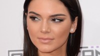 Kendall Jenner Kız Kardeşlerinin Gelmesini Yasaklamış