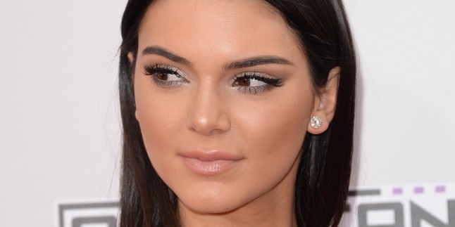Kendall Jenner Kız Kardeşlerinin Gelmesini Yasaklamış