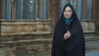 İranlı Yönetmenin Filminde Rol Alan Nurgül Yeşilçay, Çarşafa Girdi