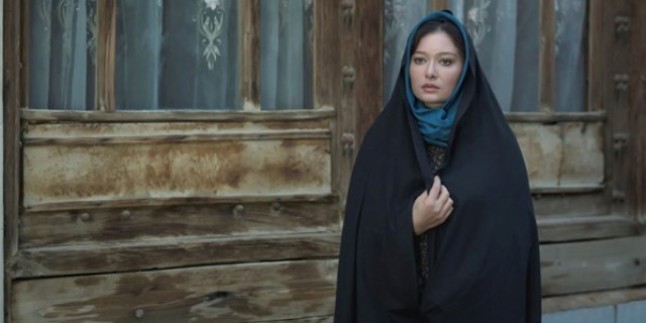 İranlı Yönetmenin Filminde Rol Alan Nurgül Yeşilçay, Çarşafa Girdi
