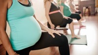 9 Aylık Hamile Kadın Yoga Yaptı!